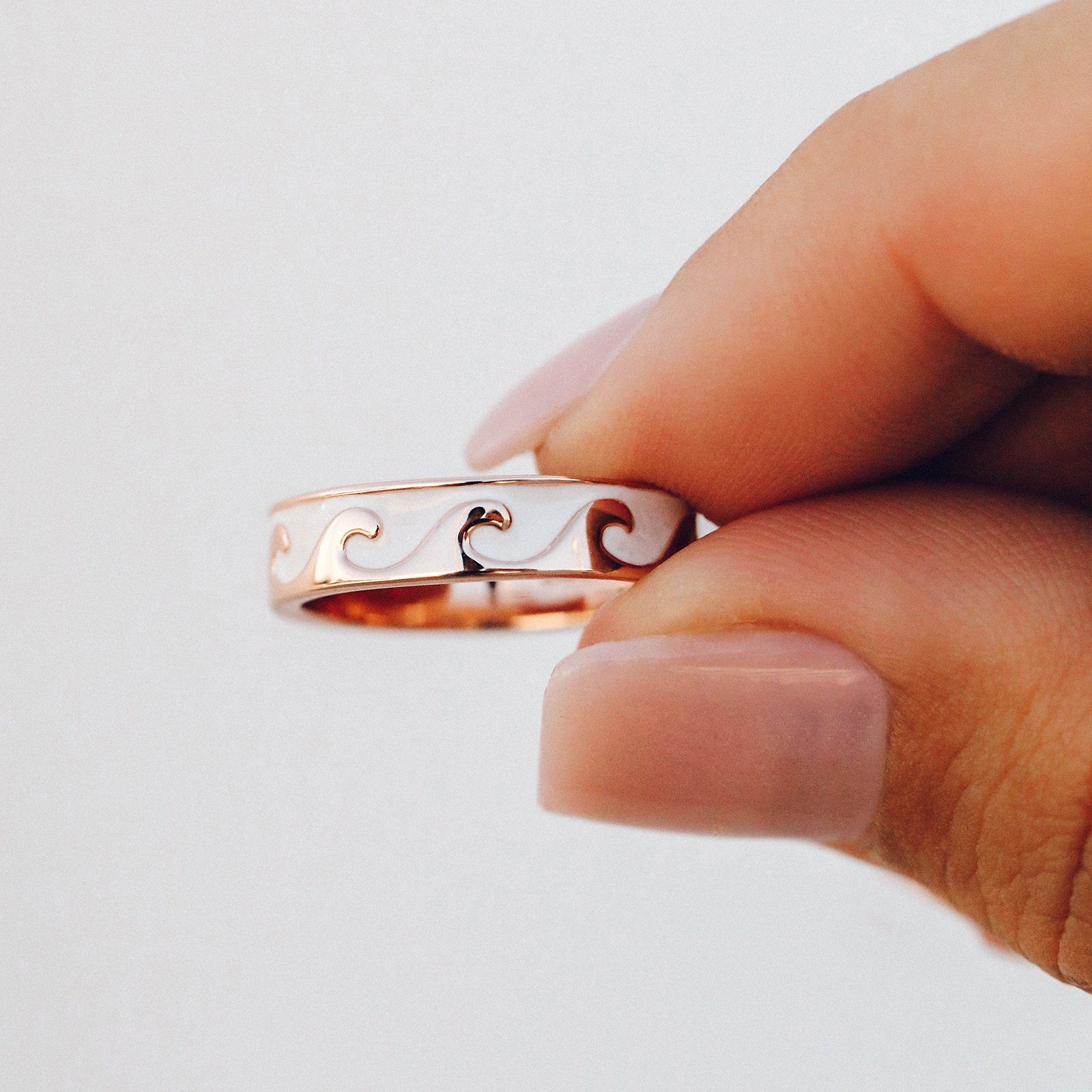 Reversible Enamel Wave Ring